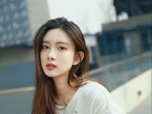 吃瓜娱乐圈孟子义,娱乐圈的瓜田瓜语,揭秘明星背后的故事